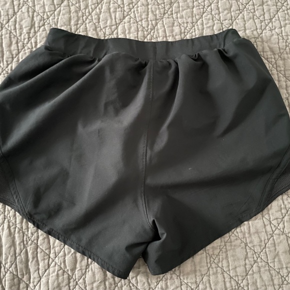 Women’s Under Armour Dri Fit Running Shorts Size XS - Picture 2 of 4